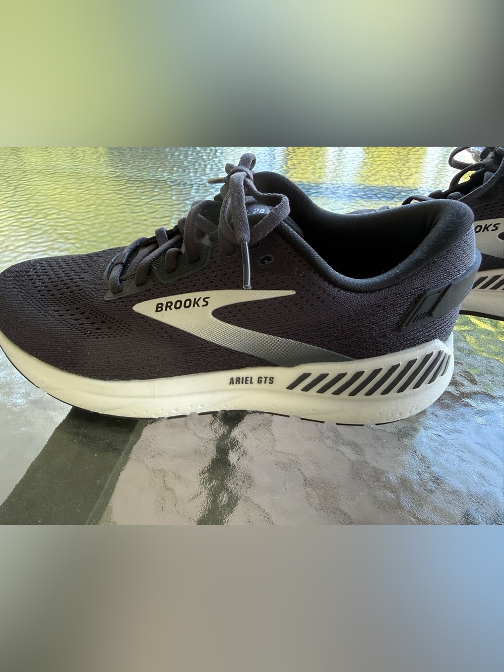 Brooks Ariel GTS 24 Women's Running Shoes in Black and White (Brand New) - Picture 6 of 9